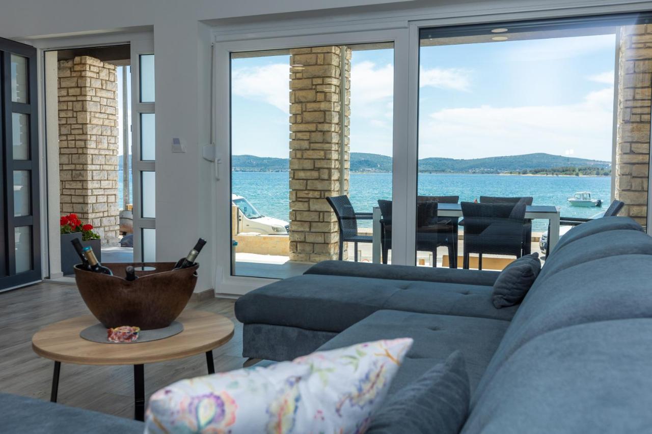Apartments Maris Sveti Filip i Jakov Exteriör bild