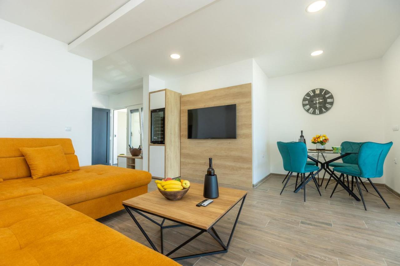 Apartments Maris Sveti Filip i Jakov Exteriör bild