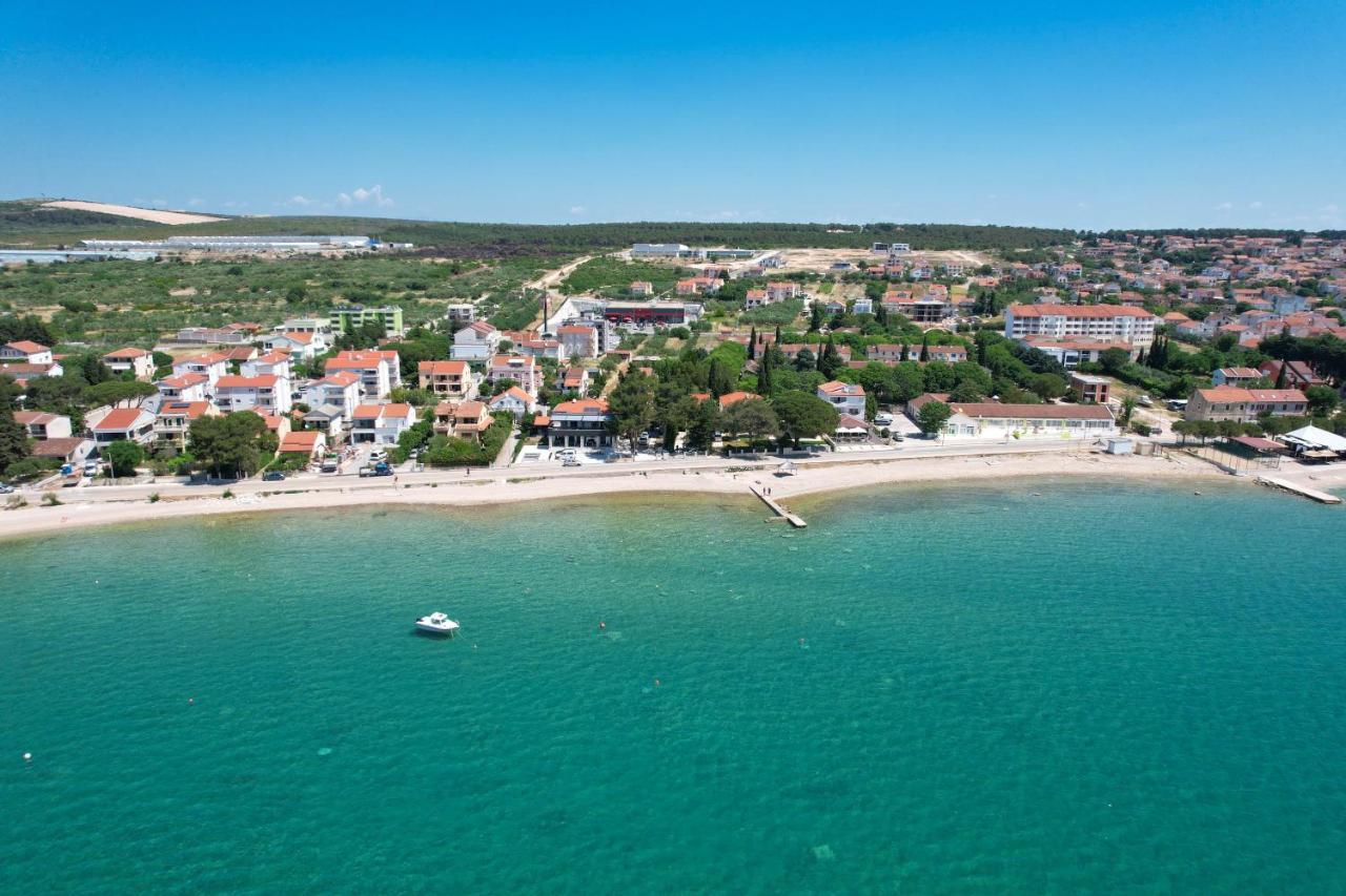 Apartments Maris Sveti Filip i Jakov Exteriör bild